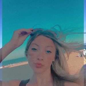 Meet your Posher, Bella